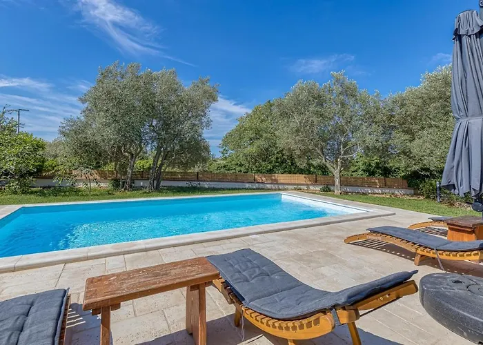 Agatta With Private Pool Villa