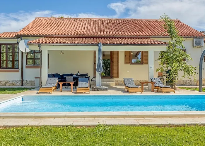Agatta With Private Pool Villa