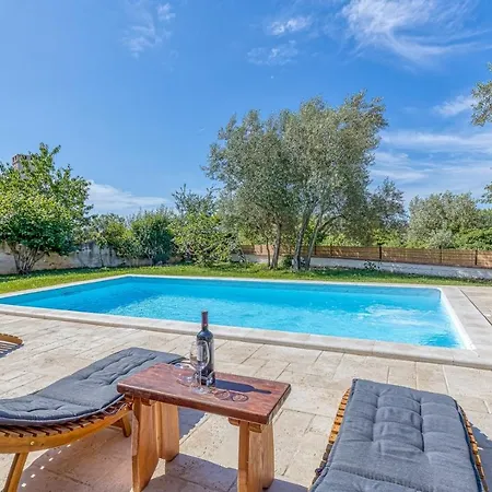 Agatta With Private Pool 别墅 *